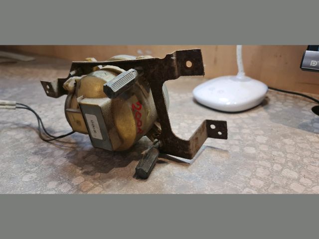 bontott SUZUKI SWIFT II Bal Ködfényszóró