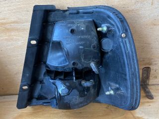 bontott SUZUKI SWIFT II Bal Külső Hátsó Lámpa