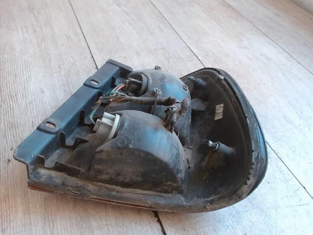 bontott SUZUKI SWIFT II Bal Külső Hátsó Lámpa