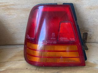 bontott SUZUKI SWIFT II Bal Külső Hátsó Lámpa