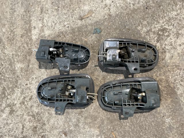 bontott SUZUKI SWIFT II Belső Kilincs Szett