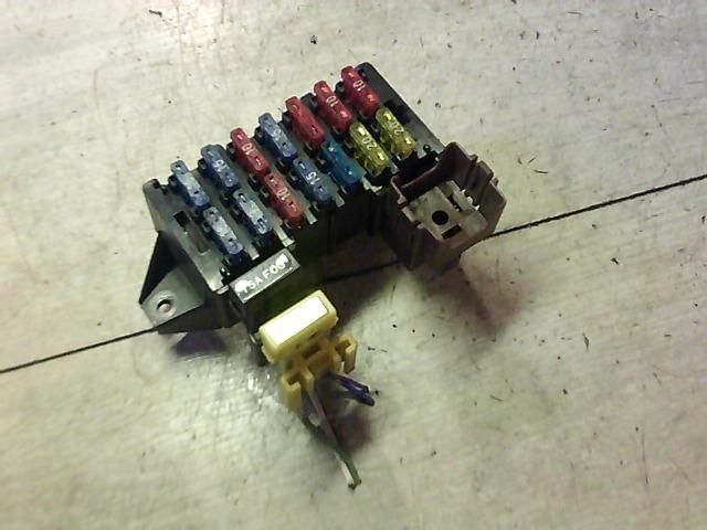 bontott SUZUKI SWIFT II Biztosítéktábla Utastér