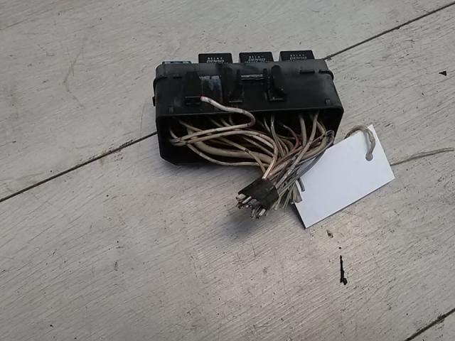 bontott SUZUKI SWIFT II Biztosítéktábla Utastér