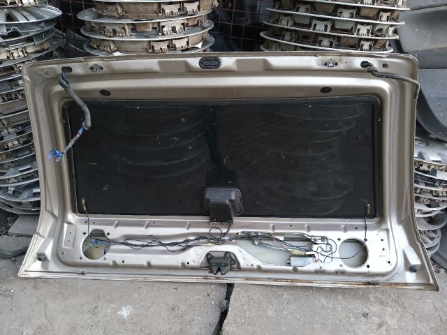 bontott SUZUKI SWIFT II Csomagtérajtó (Részeivel)