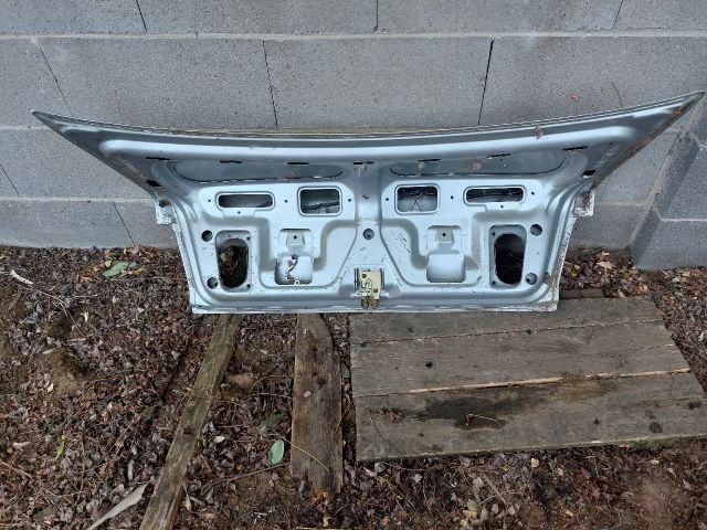 bontott SUZUKI SWIFT II Csomagtérajtó (Üres lemez)