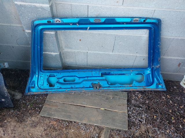 bontott SUZUKI SWIFT II Csomagtérajtó (Üres lemez)