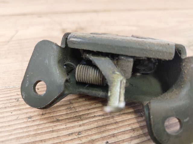 bontott SUZUKI SWIFT II Csomagtérajtó Zárszerkezet