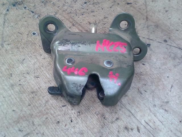 bontott SUZUKI SWIFT II Csomagtérajtó Zárszerkezet