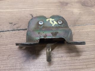 bontott SUZUKI SWIFT II Csomagtérajtó Zárszerkezet