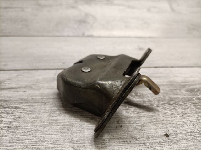 bontott SUZUKI SWIFT II Csomagtérajtó Zárszerkezet