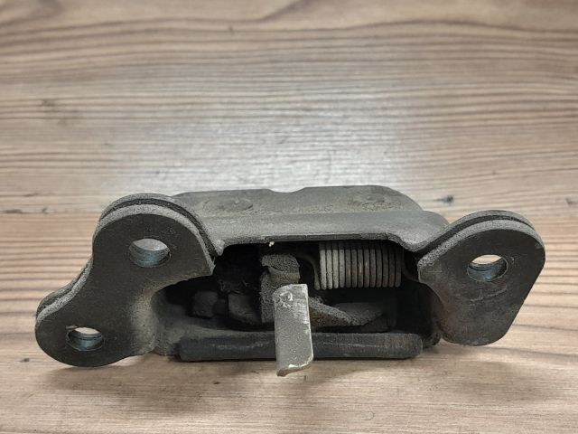 bontott SUZUKI SWIFT II Csomagtérajtó Zárszerkezet