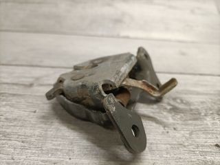 bontott SUZUKI SWIFT II Csomagtérajtó Zárszerkezet