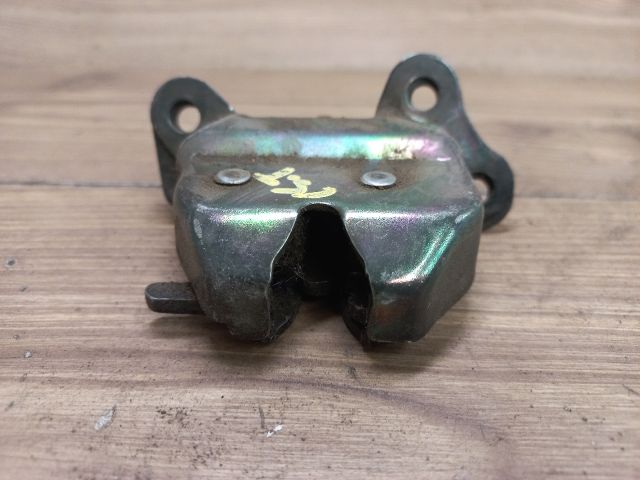 bontott SUZUKI SWIFT II Csomagtérajtó Zárszerkezet