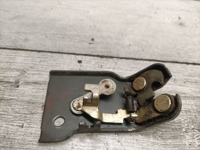 bontott SUZUKI SWIFT II Csomagtérajtó Zárszerkezet