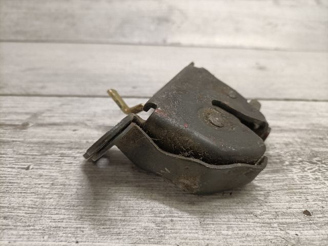 bontott SUZUKI SWIFT II Csomagtérajtó Zárszerkezet