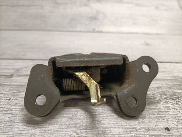 bontott SUZUKI SWIFT II Csomagtérajtó Zárszerkezet