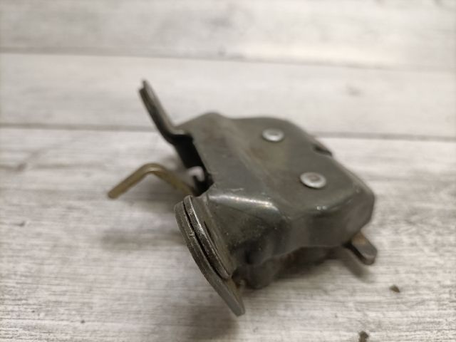 bontott SUZUKI SWIFT II Csomagtérajtó Zárszerkezet