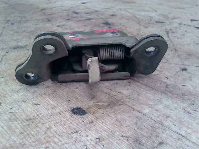 bontott SUZUKI SWIFT II Csomagtérajtó Zárszerkezet