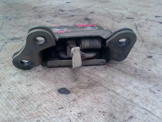 bontott SUZUKI SWIFT II Csomagtérajtó Zárszerkezet