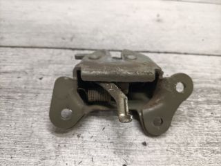 bontott SUZUKI SWIFT II Csomagtérajtó Zárszerkezet