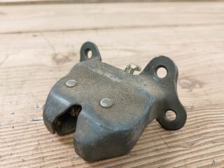 bontott SUZUKI SWIFT II Csomagtérajtó Zárszerkezet