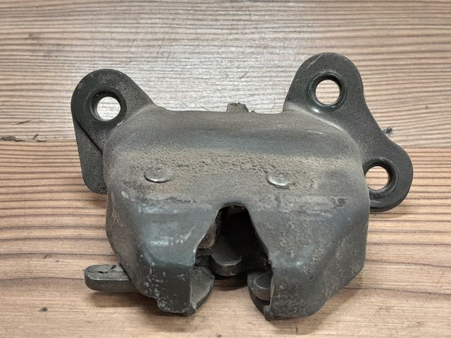 bontott SUZUKI SWIFT II Csomagtérajtó Zárszerkezet