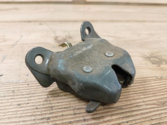 bontott SUZUKI SWIFT II Csomagtérajtó Zárszerkezet