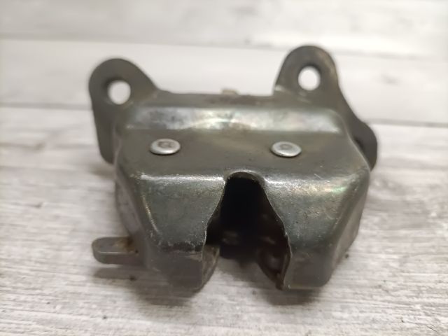 bontott SUZUKI SWIFT II Csomagtérajtó Zárszerkezet