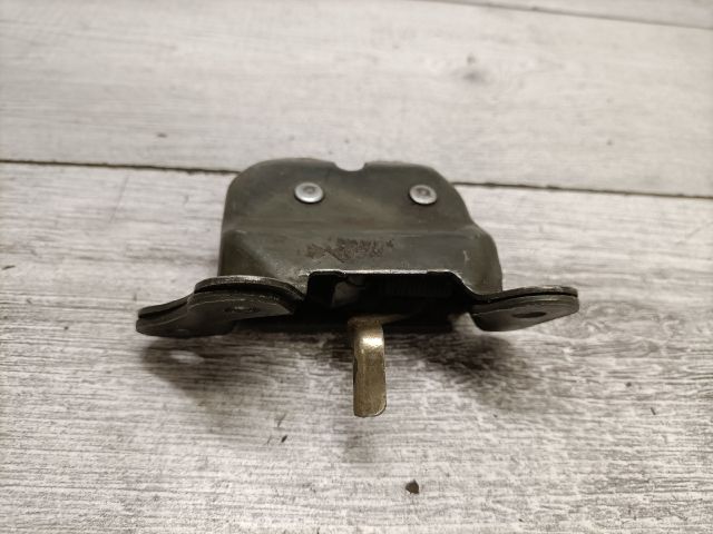 bontott SUZUKI SWIFT II Csomagtérajtó Zárszerkezet