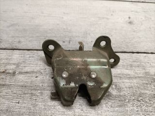 bontott SUZUKI SWIFT II Csomagtérajtó Zárszerkezet