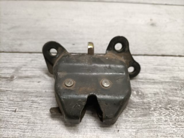 bontott SUZUKI SWIFT II Csomagtérajtó Zárszerkezet