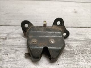 bontott SUZUKI SWIFT II Csomagtérajtó Zárszerkezet