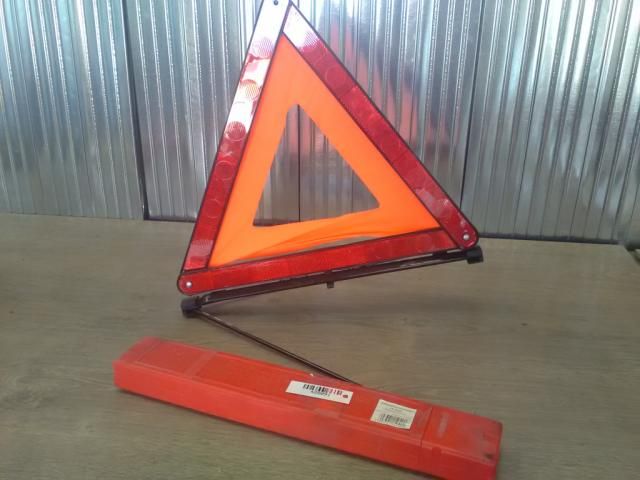 bontott SUZUKI SWIFT II Elakadásjelző Háromszög