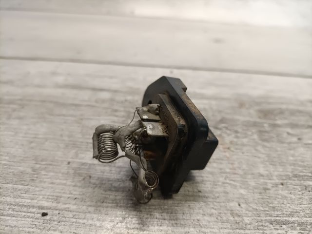 bontott SUZUKI SWIFT II Előtét Ellenállás Fűtőmotor