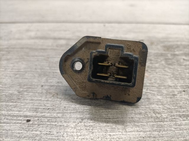 bontott SUZUKI SWIFT II Előtét Ellenállás Fűtőmotor