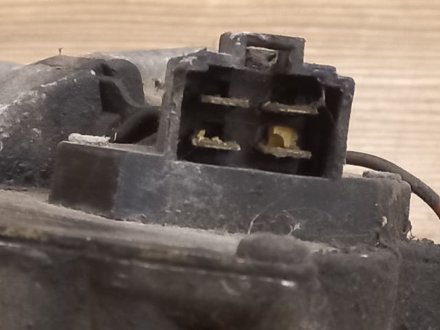 bontott SUZUKI SWIFT II Első Ablaktörlő Motor