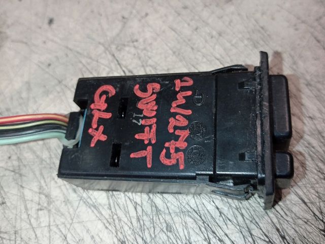 bontott SUZUKI SWIFT II Első Ködfényszóró Kapcsoló