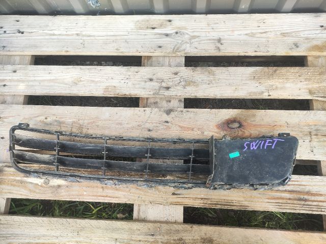 bontott SUZUKI SWIFT II Első Lökhárító Alsó (Műanyag)