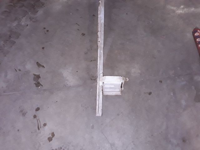 bontott SUZUKI SWIFT II Első Lökhárító Merevítő (Fém)