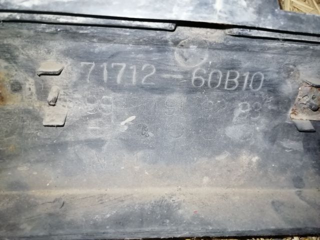 bontott SUZUKI SWIFT II Első Lökhárító (Üresen)