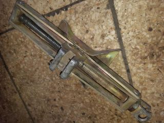 bontott SUZUKI SWIFT II Emelő