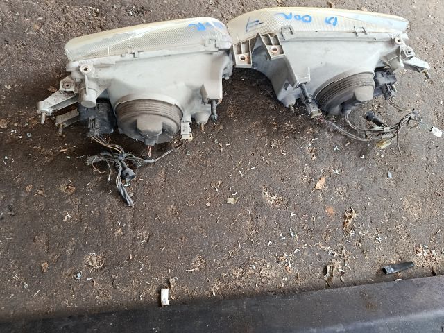 bontott SUZUKI SWIFT II Fényszóró Pár