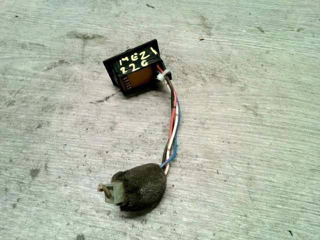 bontott SUZUKI SWIFT II Fényszórómagasság Állító Kapcsoló