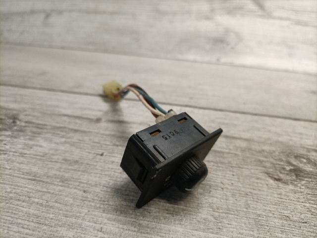 bontott SUZUKI SWIFT II Fényszórómagasság Állító Kapcsoló