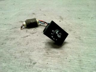 bontott SUZUKI SWIFT II Fényszórómagasság Állító Kapcsoló