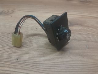 bontott SUZUKI SWIFT II Fényszórómagasság Állító Kapcsoló