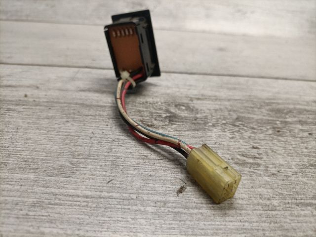 bontott SUZUKI SWIFT II Fényszórómagasság Állító Kapcsoló