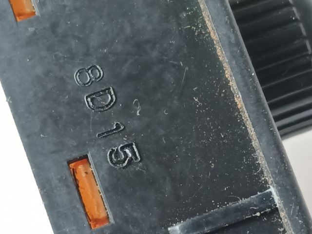 bontott SUZUKI SWIFT II Fényszórómagasság Állító Kapcsoló