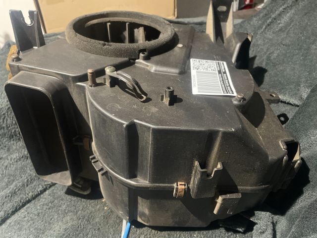 bontott SUZUKI SWIFT II Fűtés Box