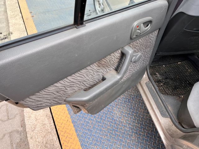 bontott SUZUKI SWIFT II Fűtés Box